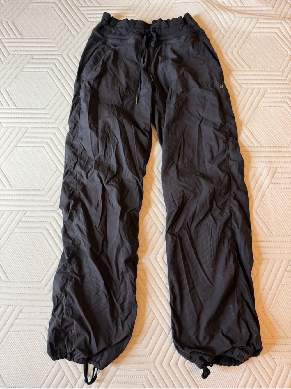 Lululemon Black Cargo Parachute Pants Women’s Drawstring Wide Leg Hiking